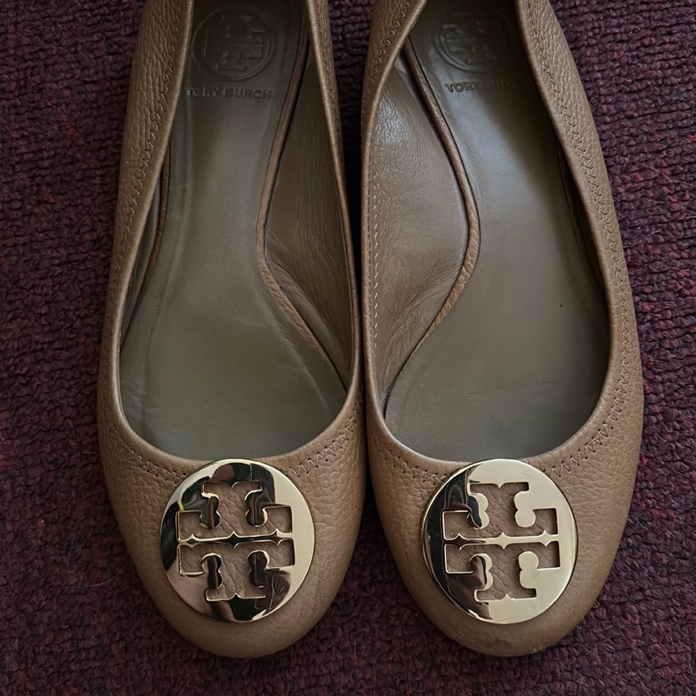 Tory Burch camel Reva ballet flats size 8